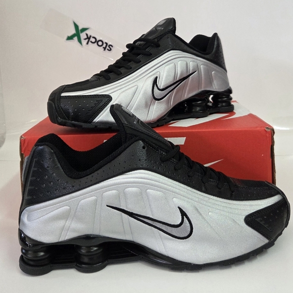 Nike Shox R4 Black Metalic Silver Mens Size 10 NEW!!